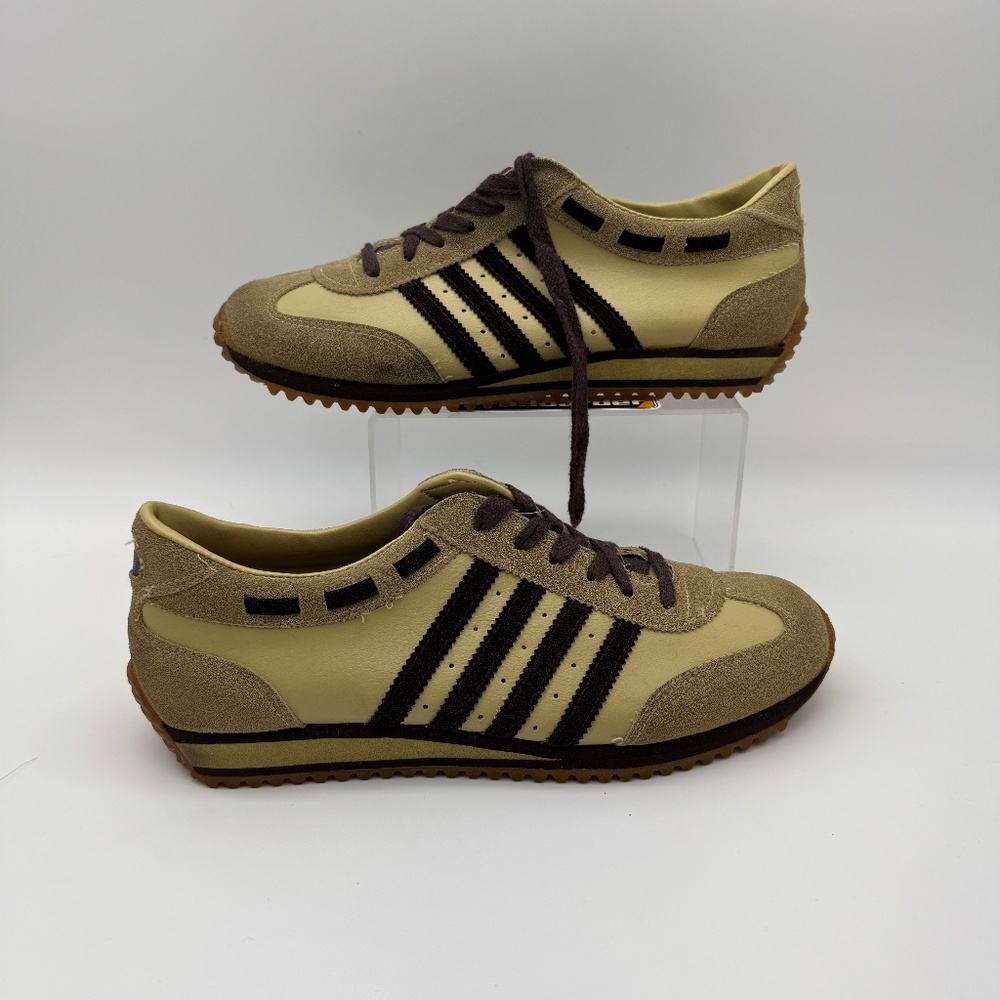 VINTAGE 1980's Pro Wings Running Shoes